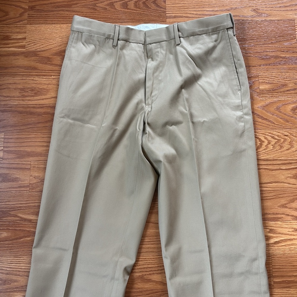 NWT Lands' End Traditional Fit Comfort Waist Chino Pants in Khaki Size 35 - Picture 2 of 10